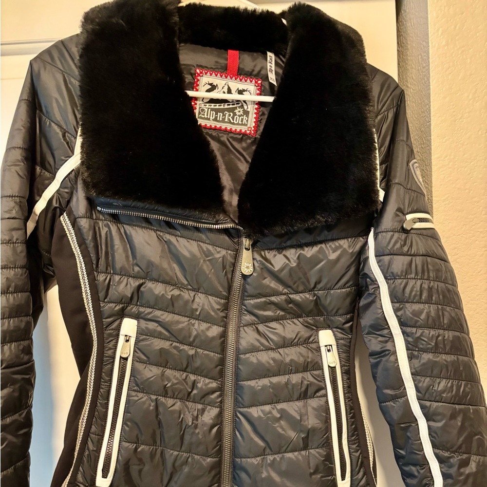 Alp N Rock Women's Gray Ski Jacket with Faux Fur Collar